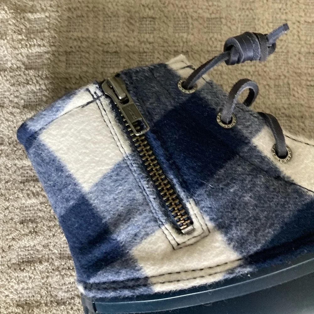 Women’s Sperry Saltwater Boots Blue Check Navy Size 8.5 NWOT - Picture 8 of 9